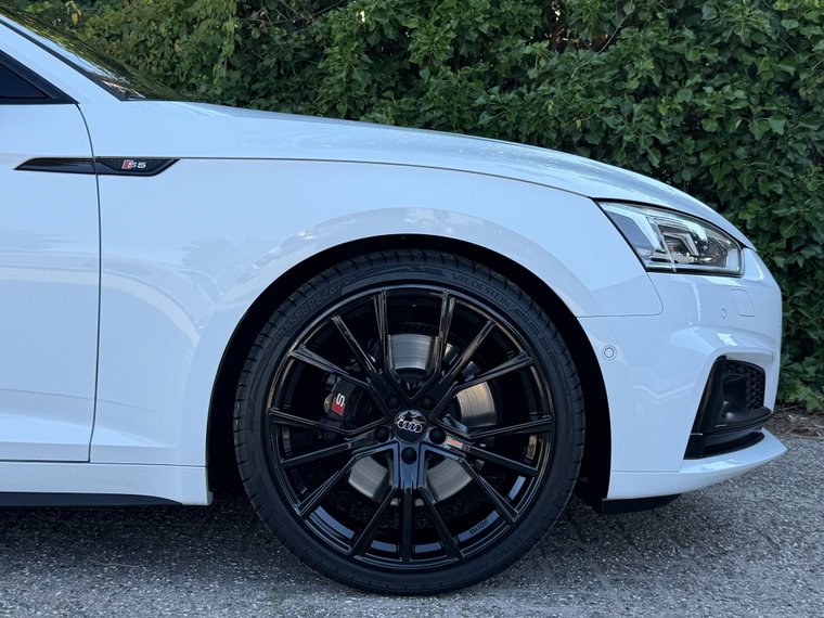 Vehicle Image 40