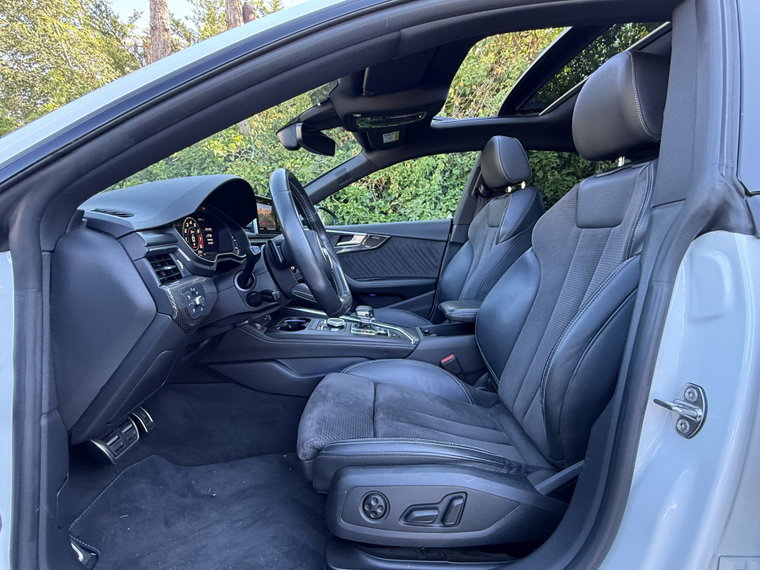 Vehicle Image 41