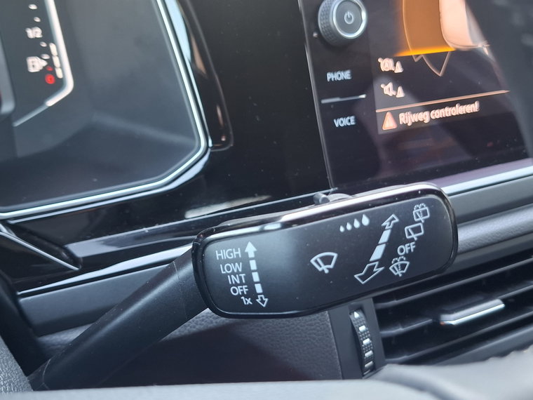 Vehicle Image 28