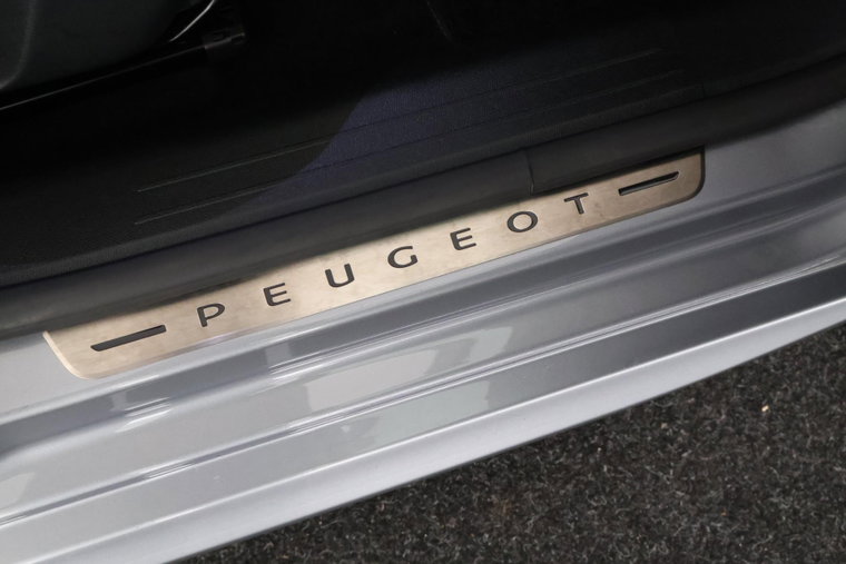 Vehicle Image 33