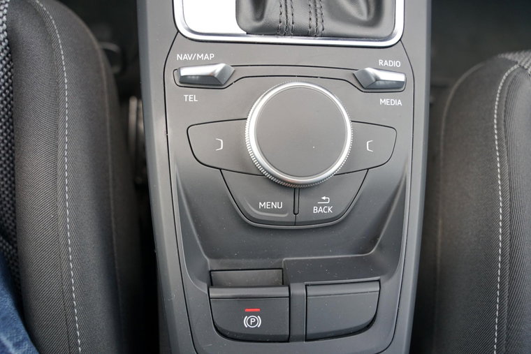 Vehicle Image 14