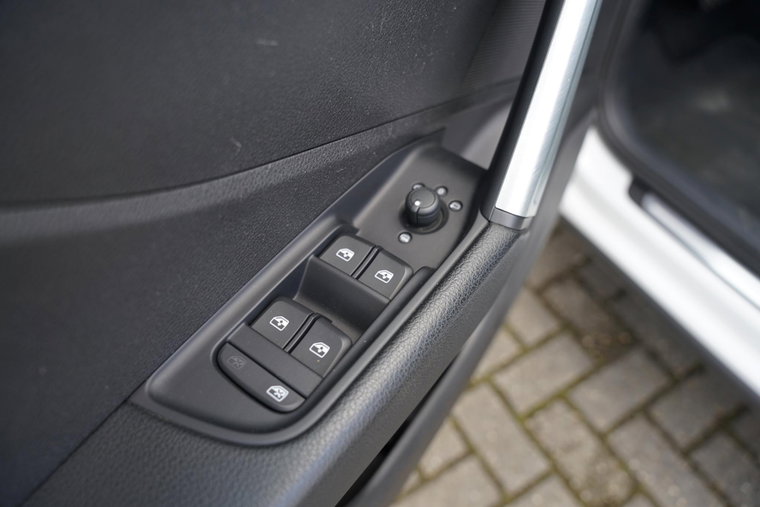 Vehicle Image 40