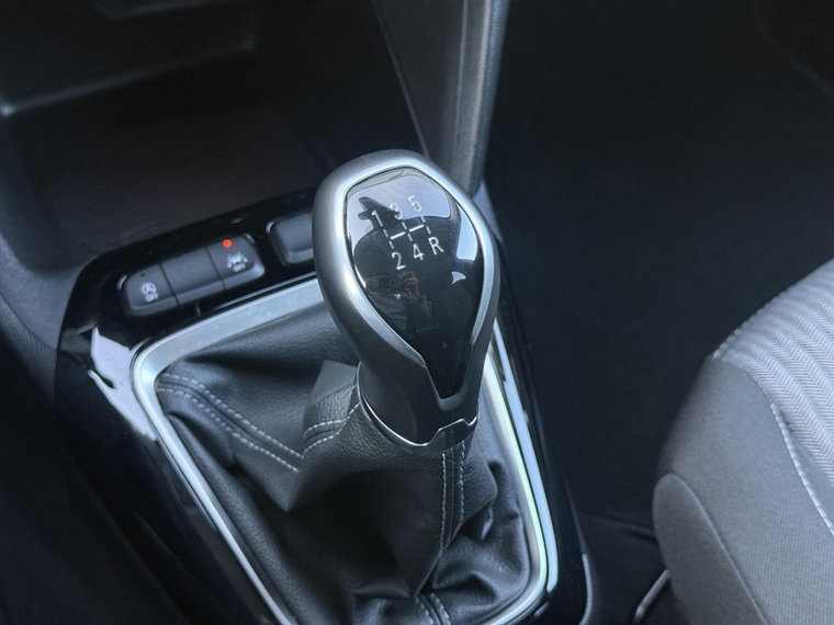 Vehicle Image 21