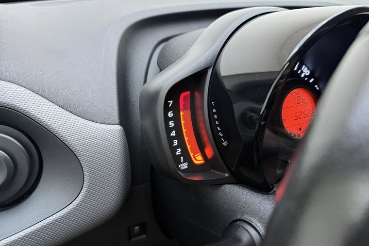 Vehicle Image 15