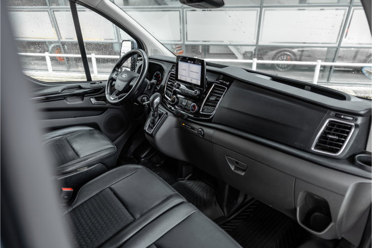 Vehicle Image 8