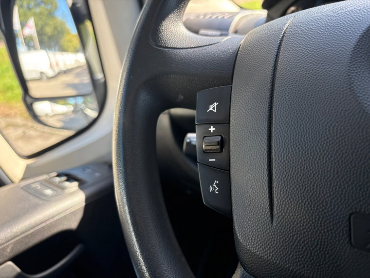 Vehicle Image 24