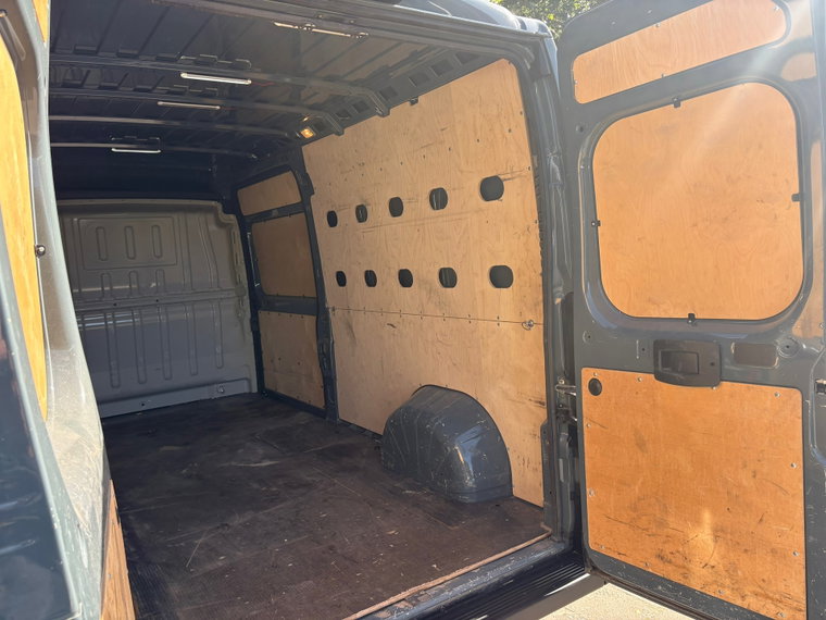 Vehicle Image 28