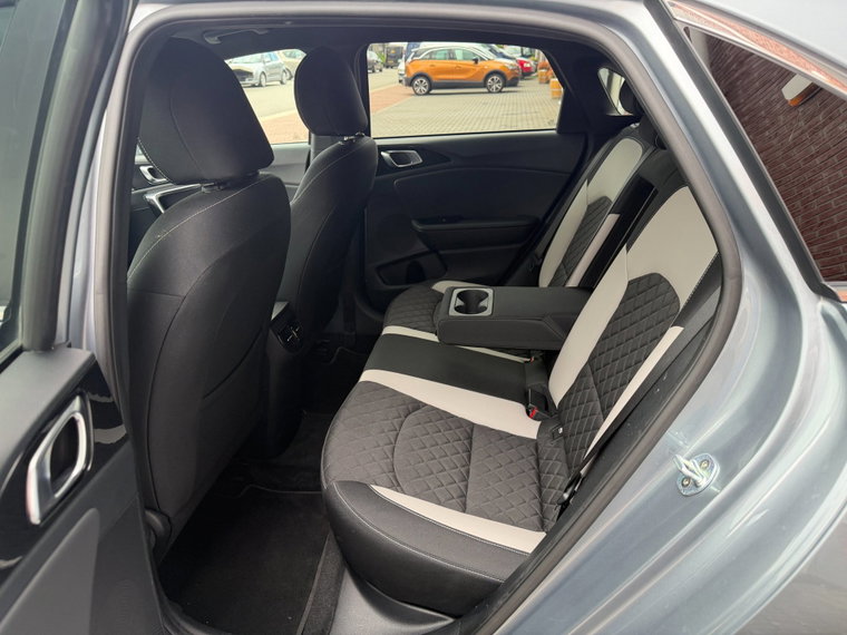 Vehicle Image 19