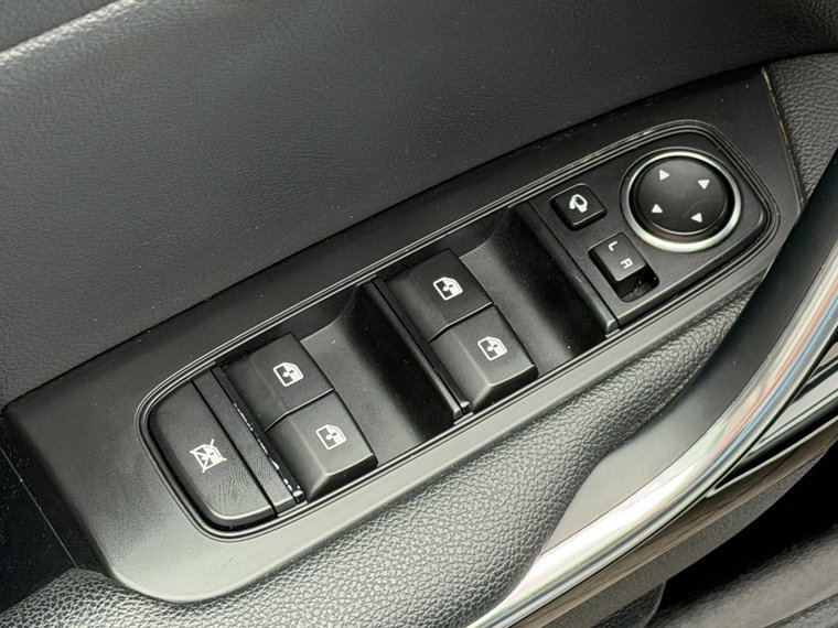 Vehicle Image 35