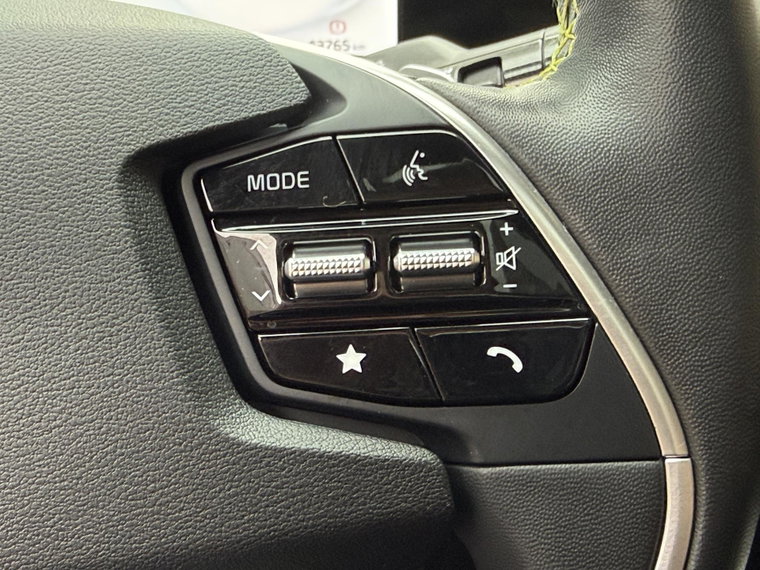 Vehicle Image 42