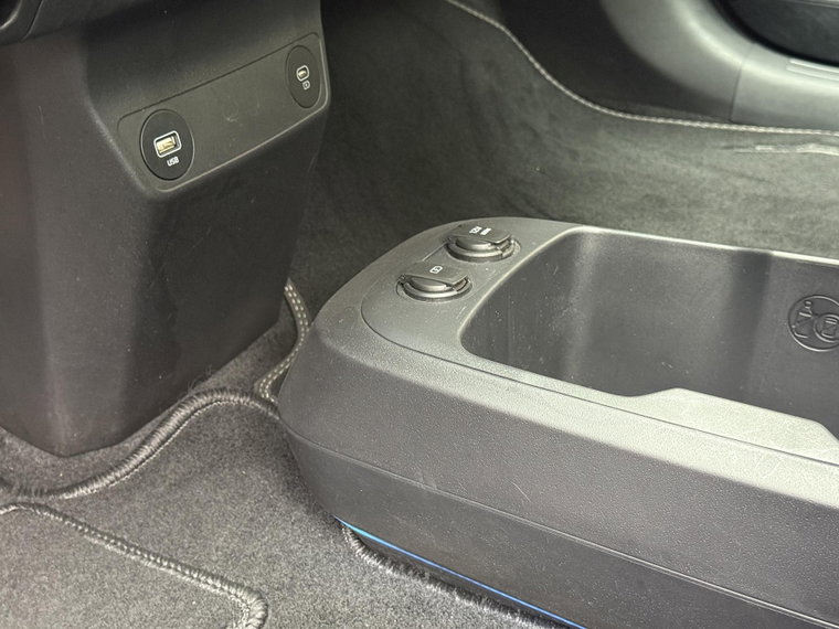 Vehicle Image 48