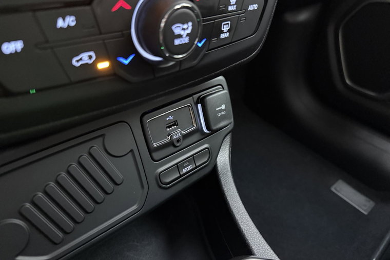 Vehicle Image 23