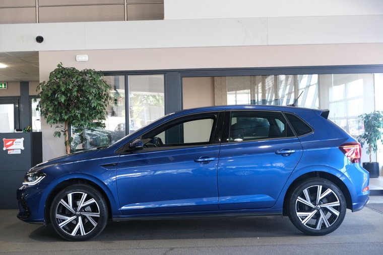 Vehicle Image 8