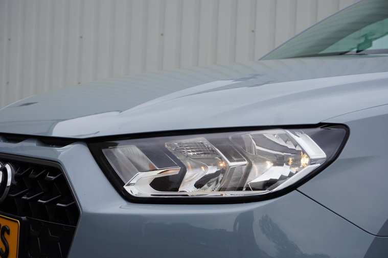 Vehicle Image 12