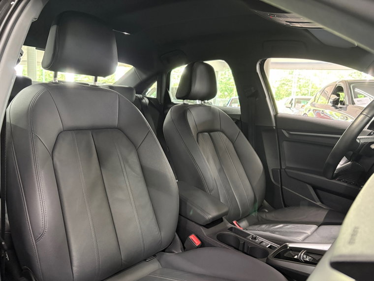 Vehicle Image 33