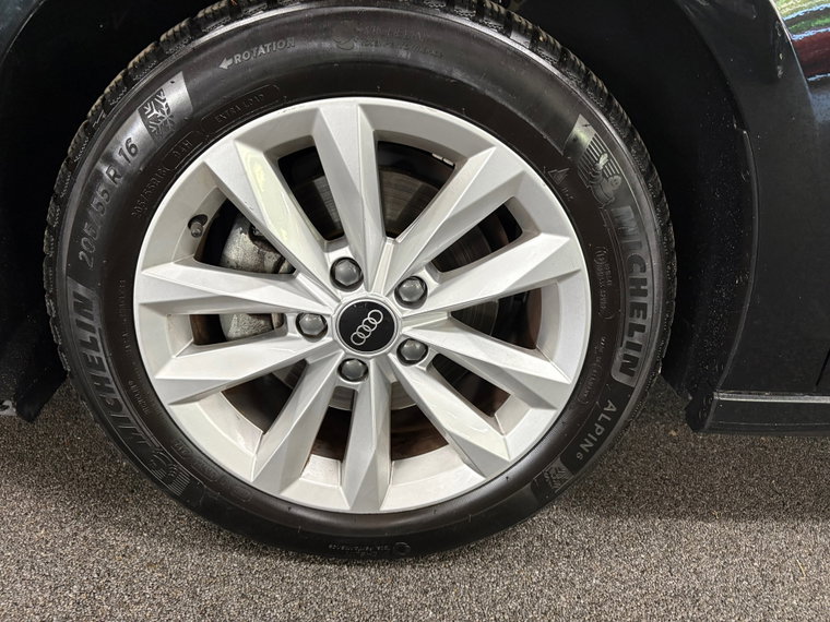Vehicle Image 38