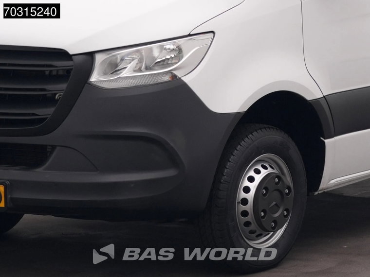 Vehicle Image 39