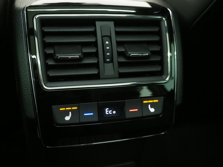Vehicle Image 40