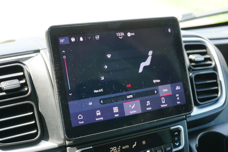 Vehicle Image 30