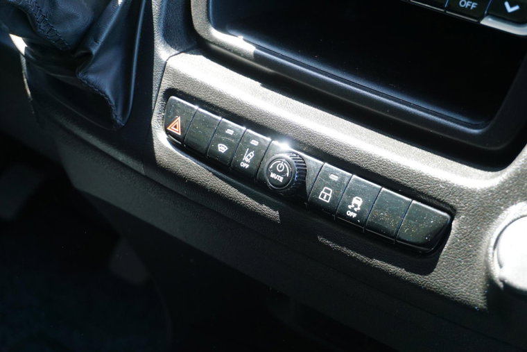 Vehicle Image 33