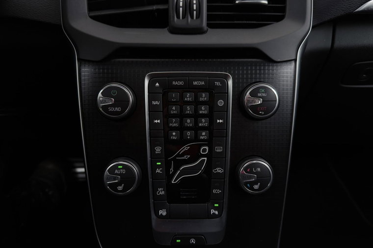 Vehicle Image 24