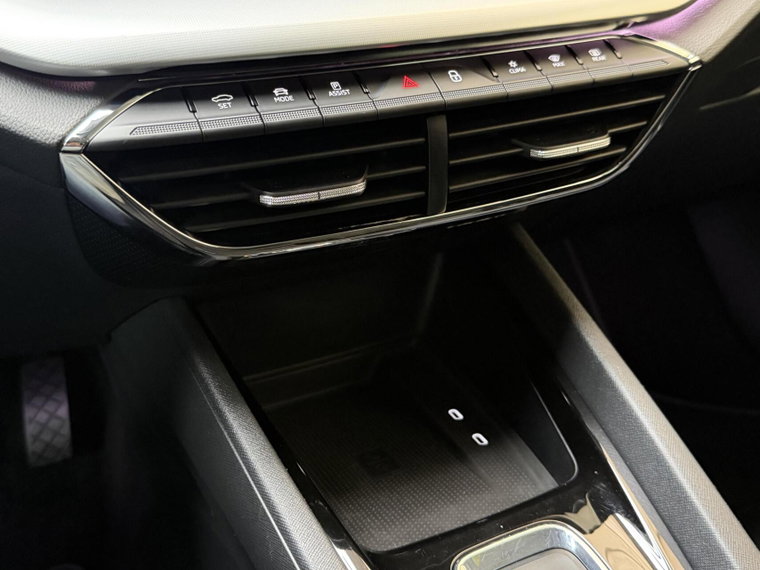 Vehicle Image 33