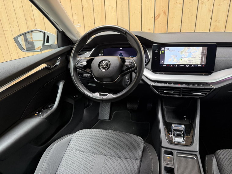 Vehicle Image 37