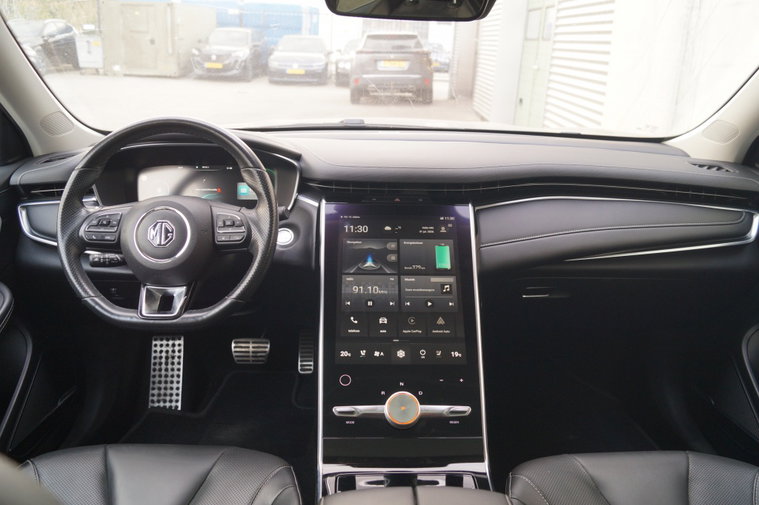 Vehicle Image 11
