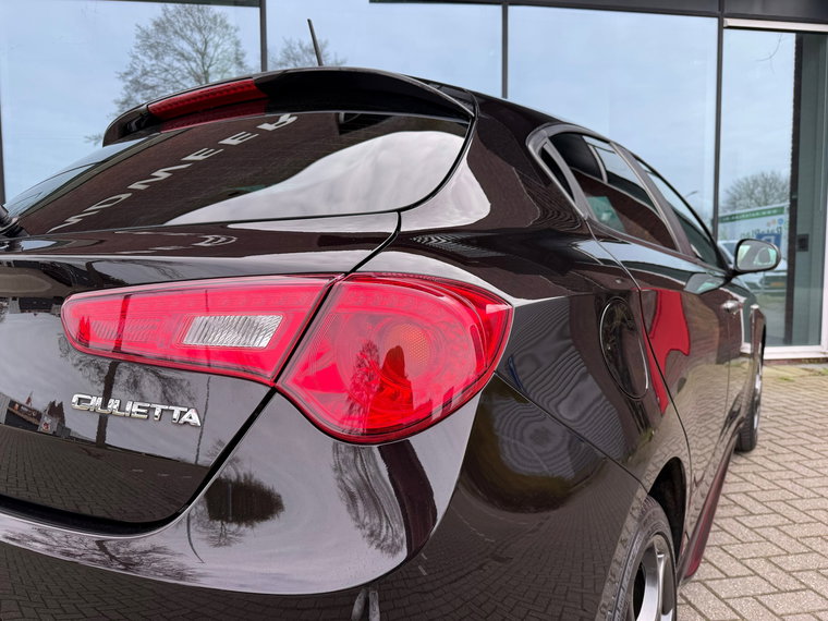 Vehicle Image 27