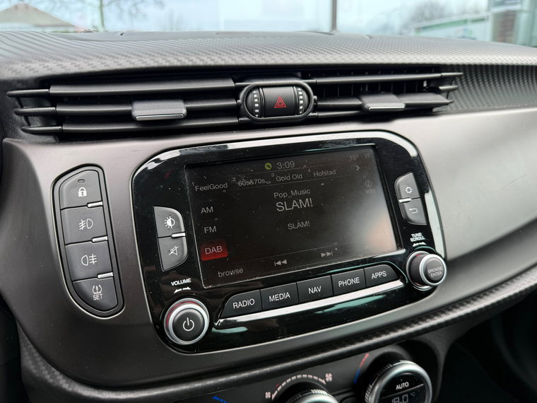 Vehicle Image 33