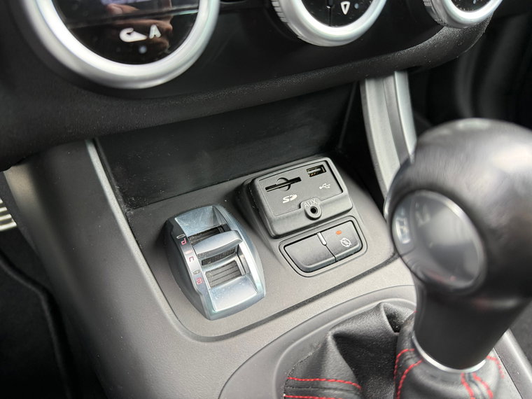 Vehicle Image 37