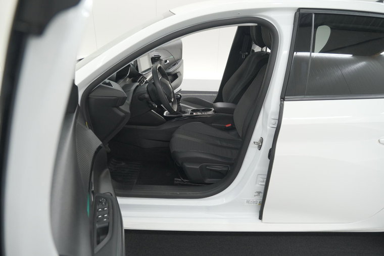 Vehicle Image 22