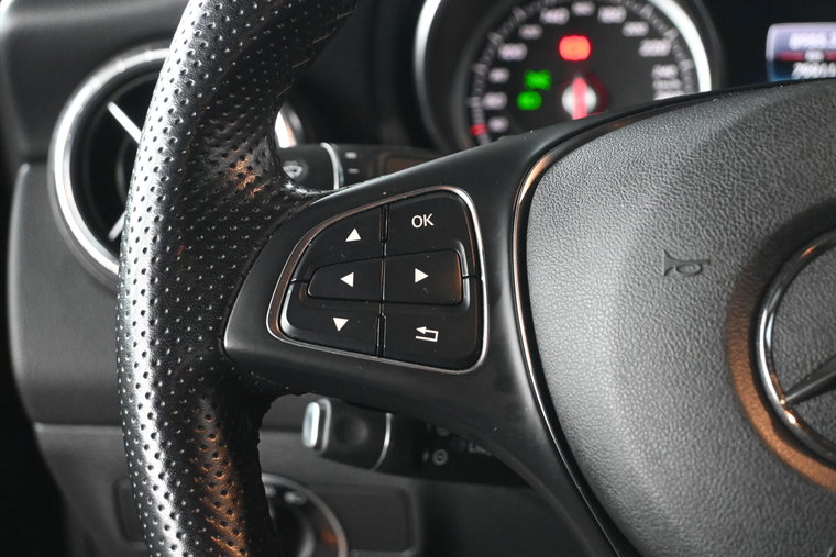 Vehicle Image 28