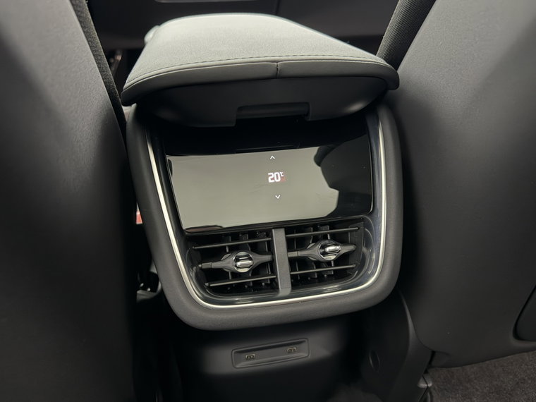 Vehicle Image 26