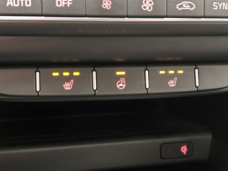 Vehicle Image 24
