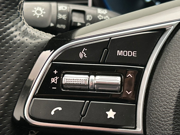 Vehicle Image 38