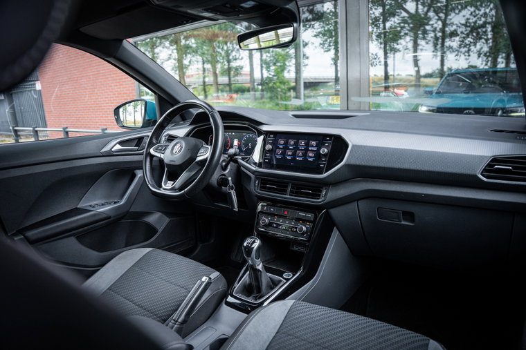 Vehicle Image 16