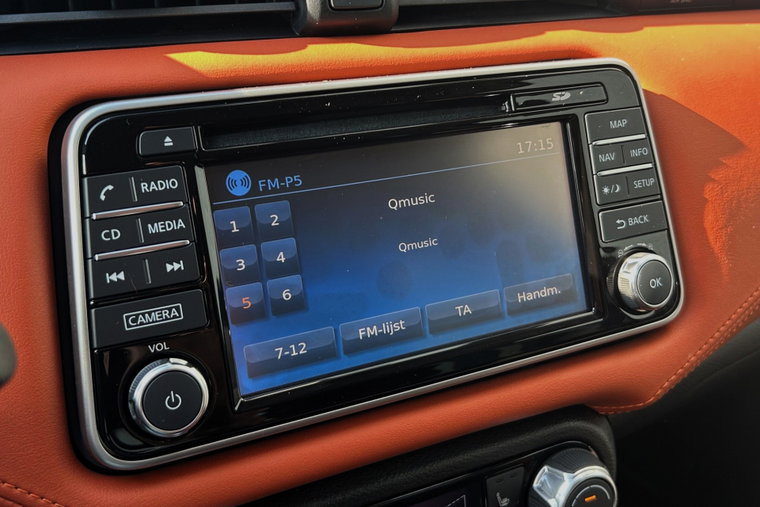 Vehicle Image 16