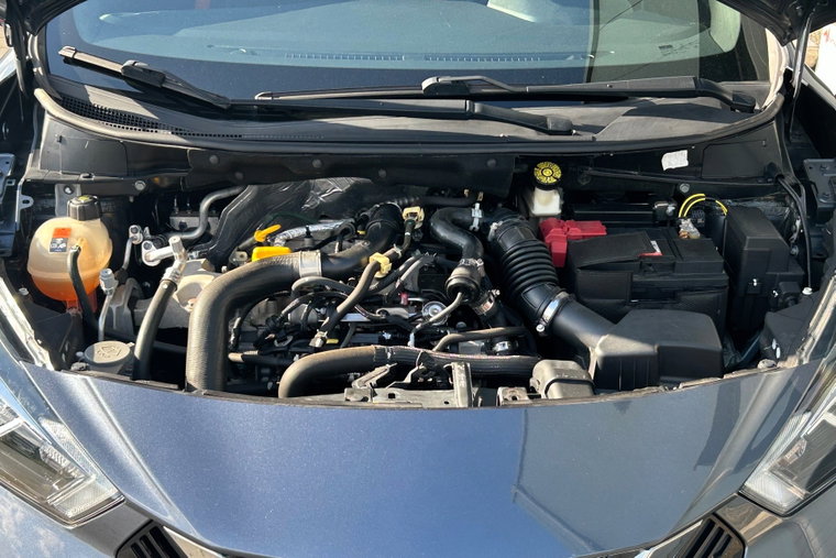 Vehicle Image 25