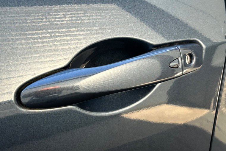 Vehicle Image 26