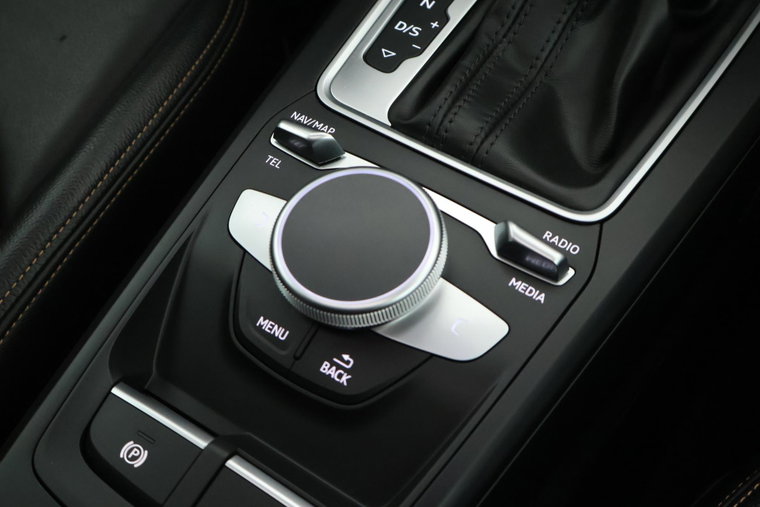 Vehicle Image 33
