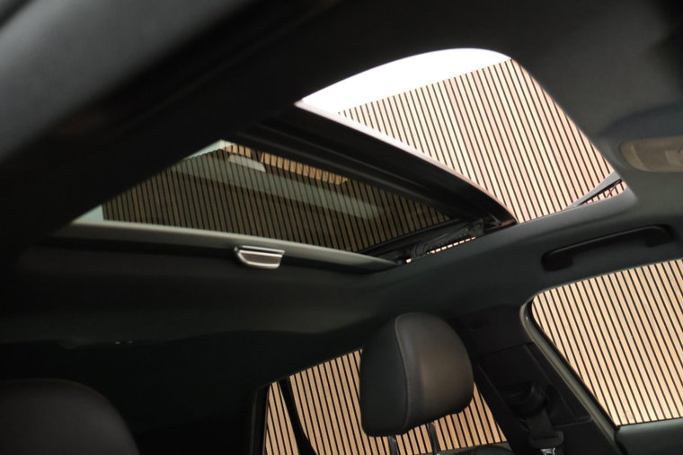 Vehicle Image 34
