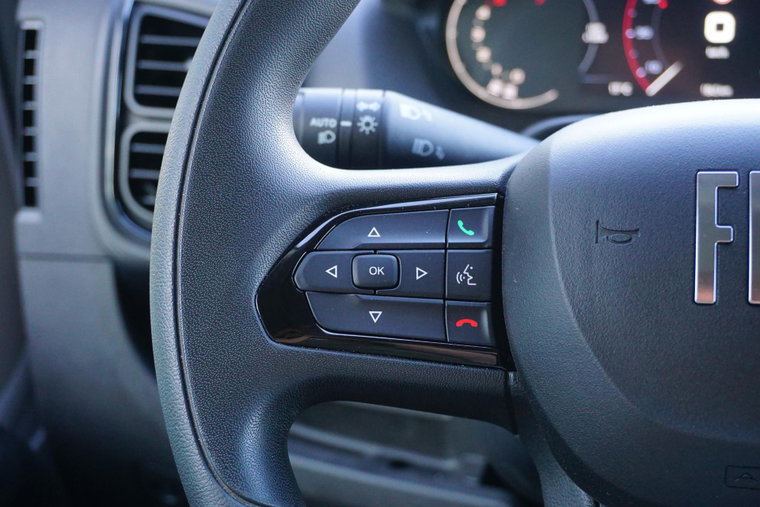Vehicle Image 28