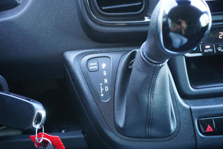 Vehicle Image 32