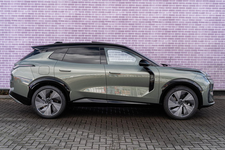 Vehicle Image 9