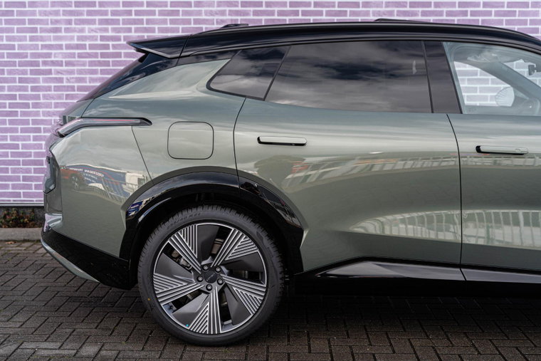 Vehicle Image 10