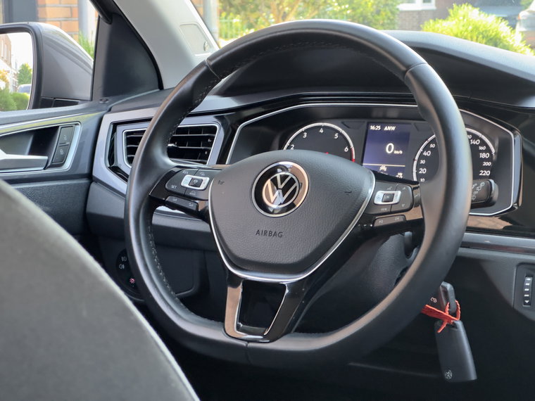 Vehicle Image 19