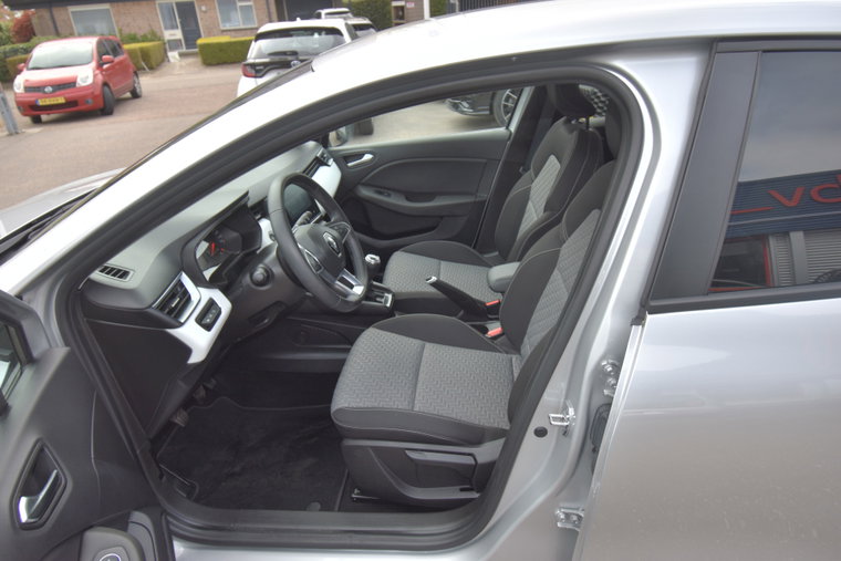 Vehicle Image 23