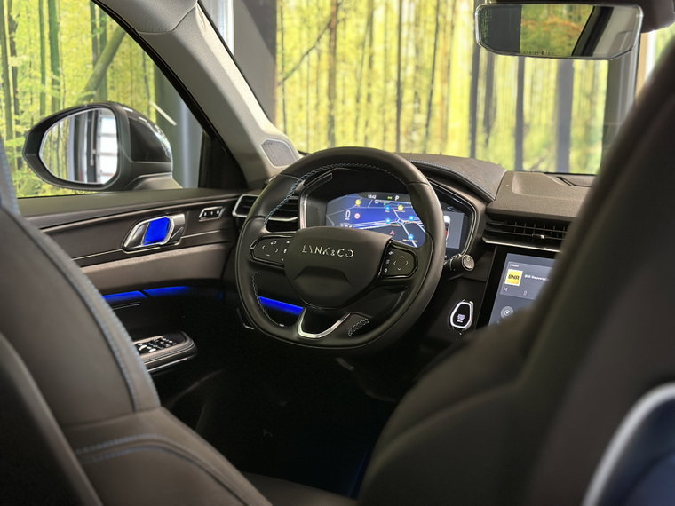 Vehicle Image 16