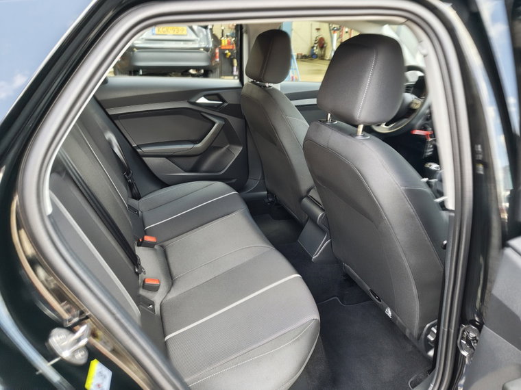Vehicle Image 31